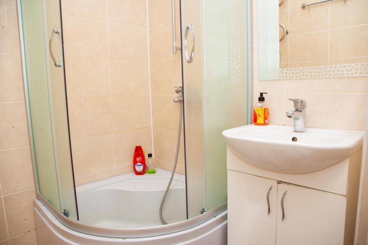 Semi Luxury Apt On Yatsenka 8 Near Intourist Hotel Zaporizhia Eksteriør billede